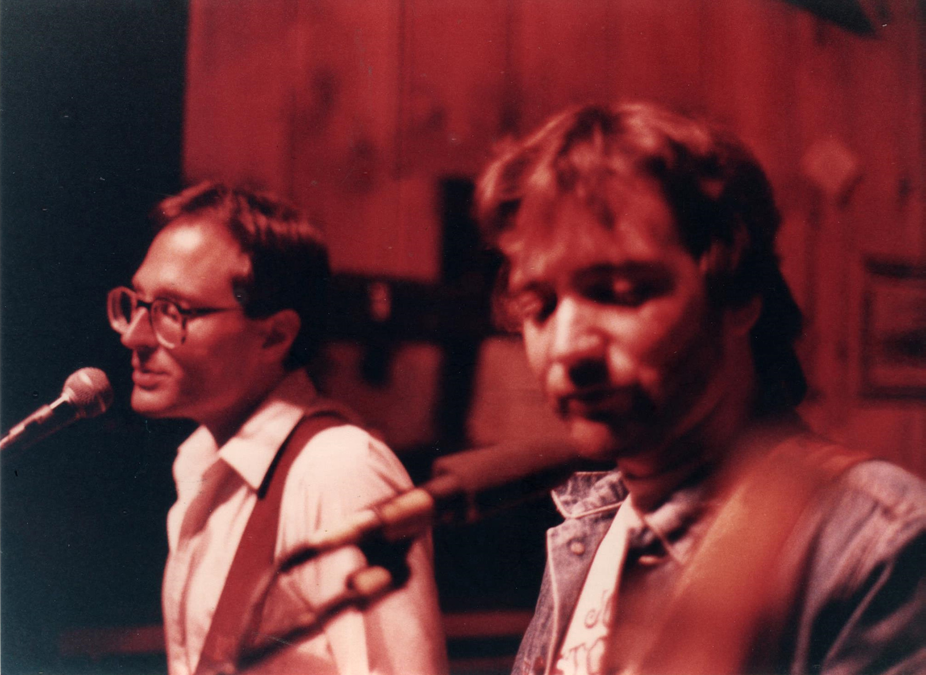 Richard Thyng (left) and Hakansson perform at the Warren Center in 1987.(Photo/supplied)